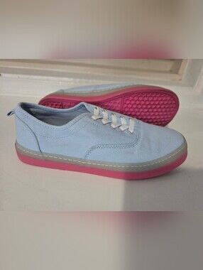 Old Navy Light Blue Elastic-Lace Canvas Sneakers with Pink Sole Size 5